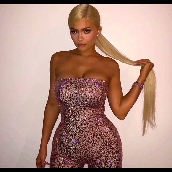 BIRTHDAY EDITION KYLIE MATTE LIQUID LIPSTICKS SET - Picture 2 of 16